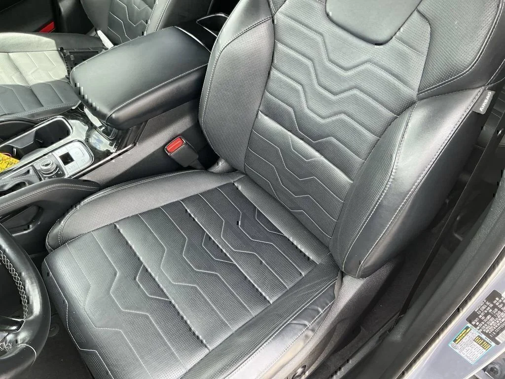 Used 2022 Everlasting Silver Kia SX image 12