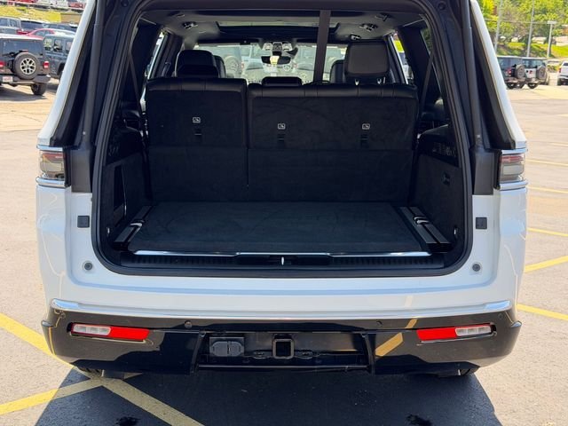 Used 2024 White Jeep  image 9