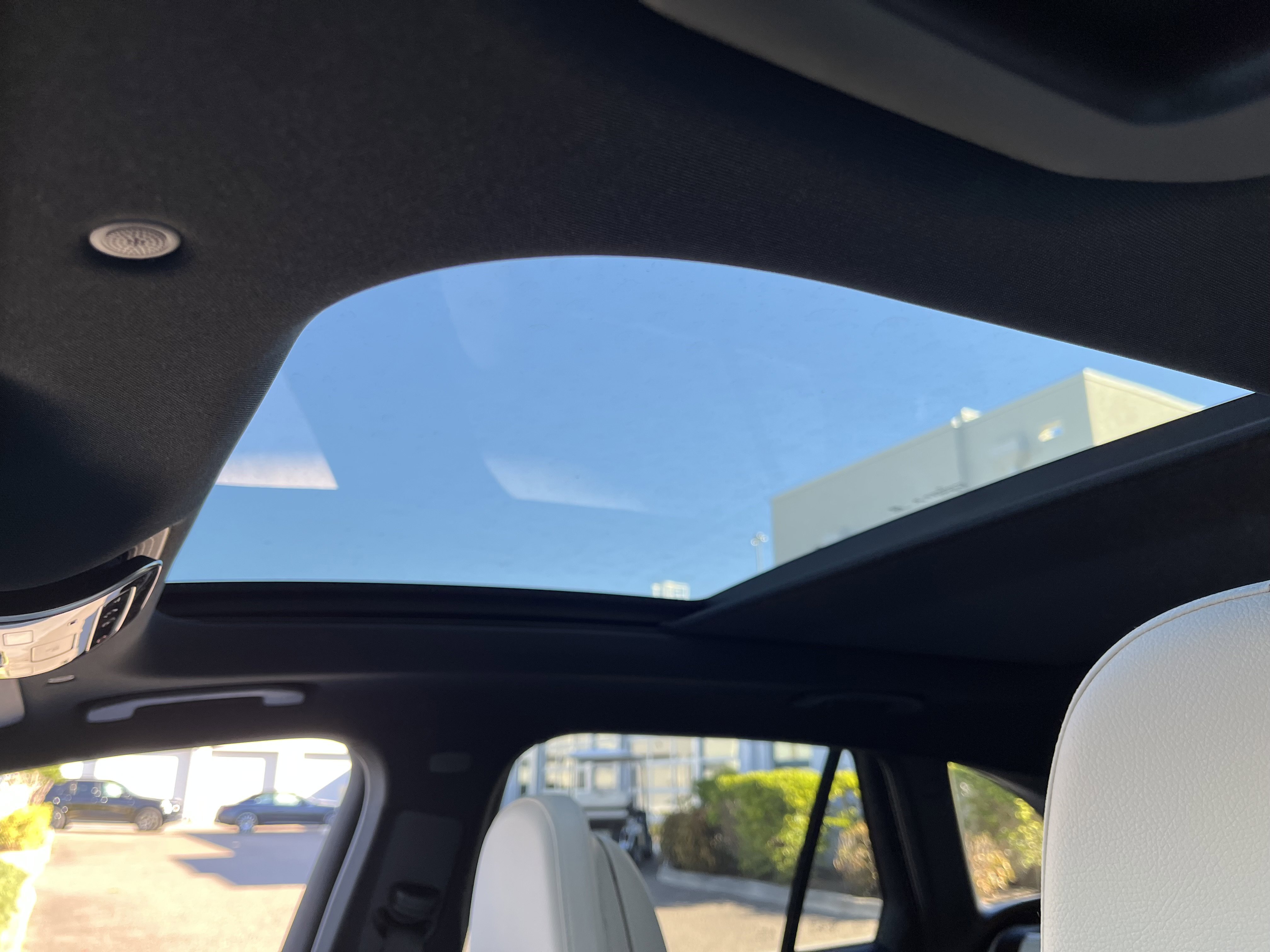 New 2026 Polar White Mercedes-Benz GLC 300 image 28