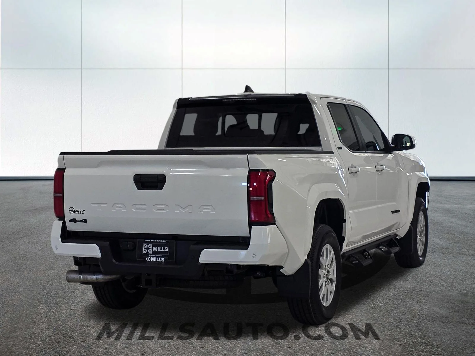 2026 Toyota Tacoma SR5 - Photo 7