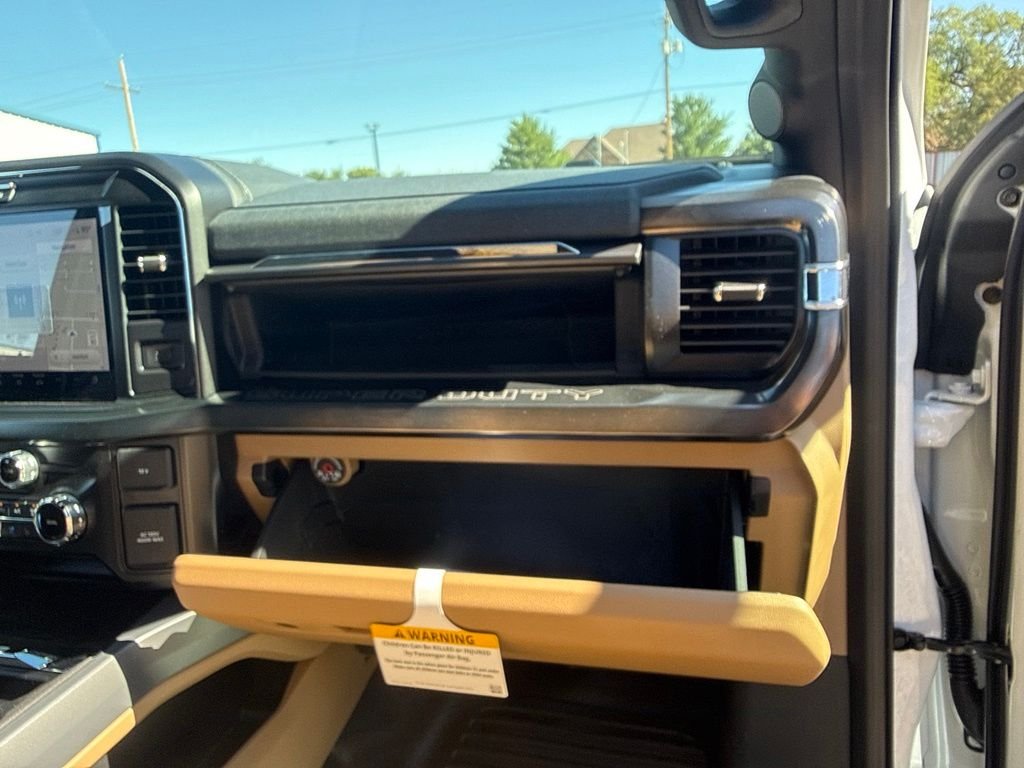 New 2026 Oxford White Ford Lariat image 40