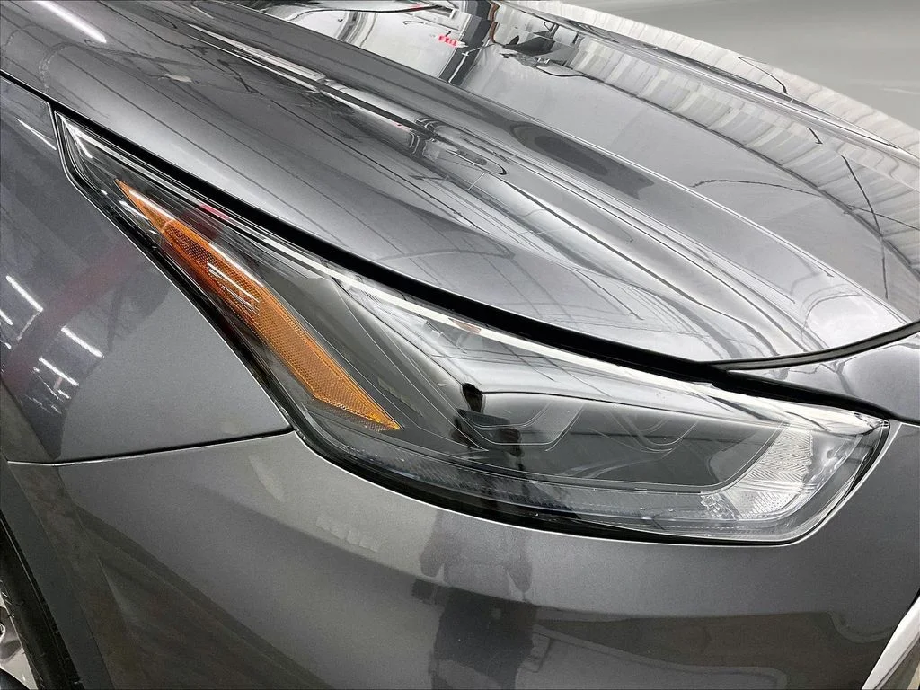 Used 2022 Gray Toyota XLE image 34