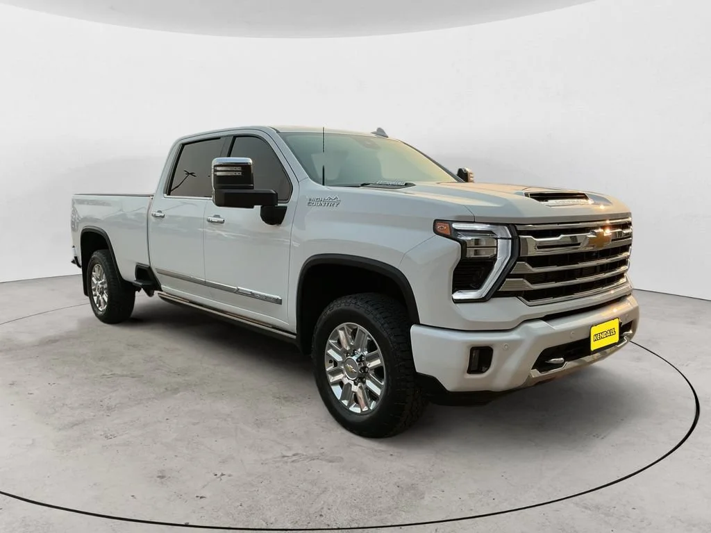 Used 2024 Summit White Chevrolet High Country image 3
