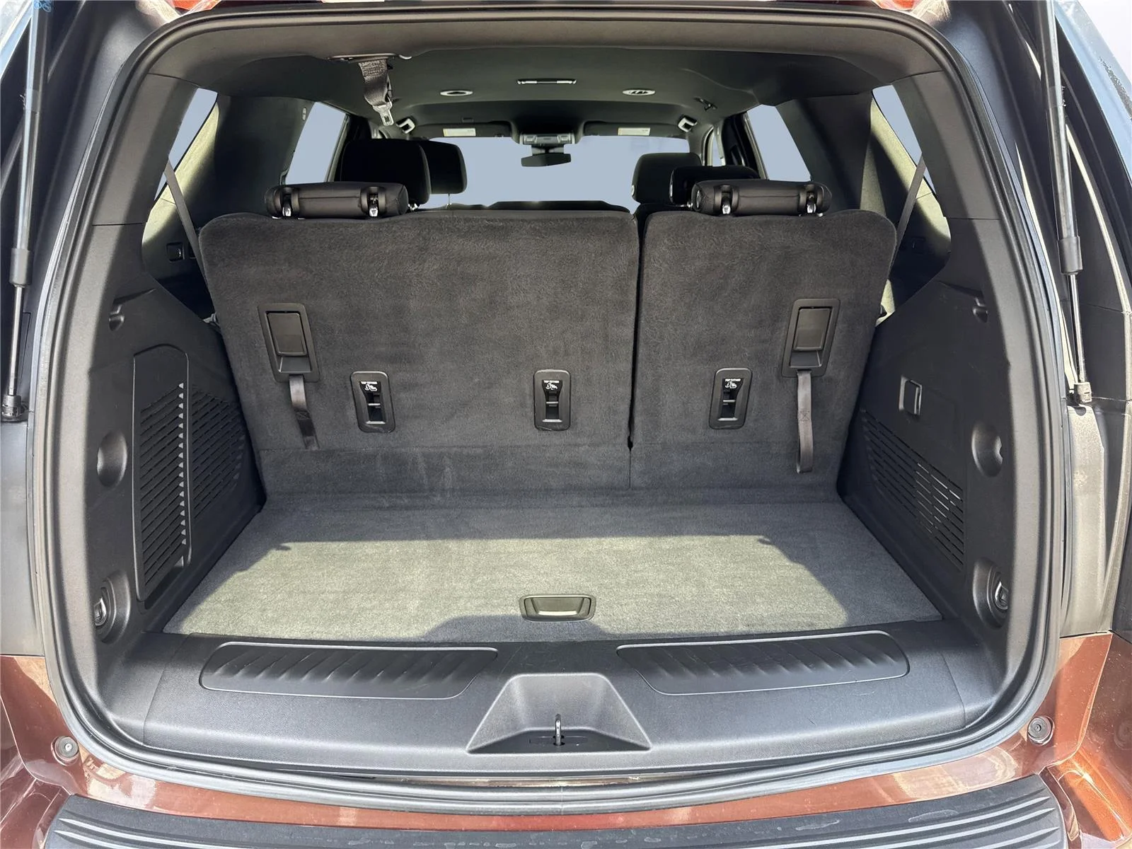 Used 2023 Auburn Metallic Chevrolet LS image 10