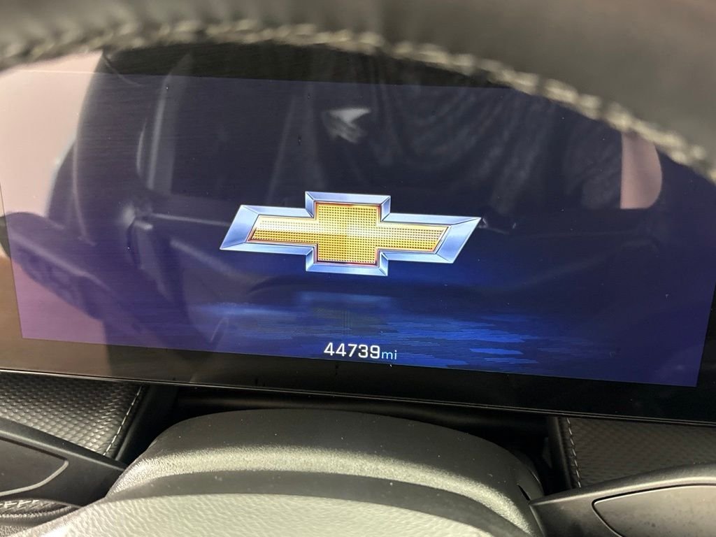 Used 2025 Gray Chevrolet LT image 28