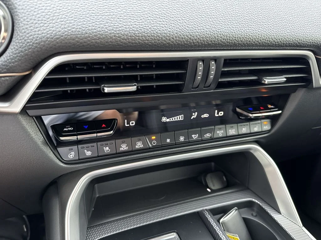 New 2026 White Mazda 3.3 Turbo Preferred AWD image 51