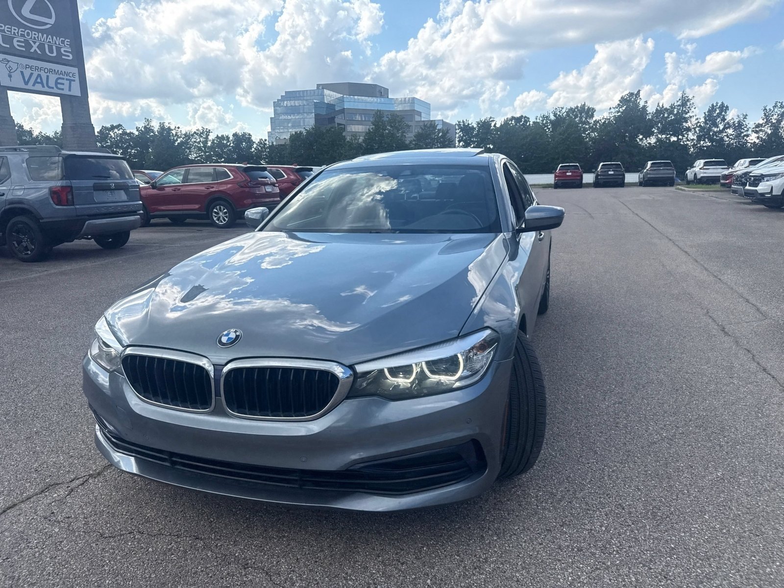 Used 2019 Bluestone Metallic BMW 530i xDrive image 17