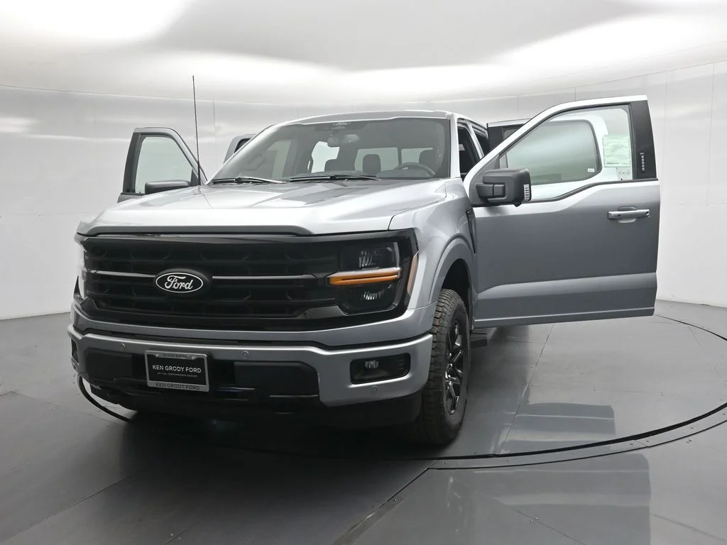 New 2026 Iconic Silver Metallic Ford XLT image 27