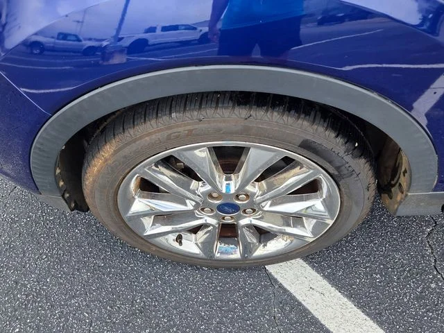 Used 2014 Blue Ford SE image 10