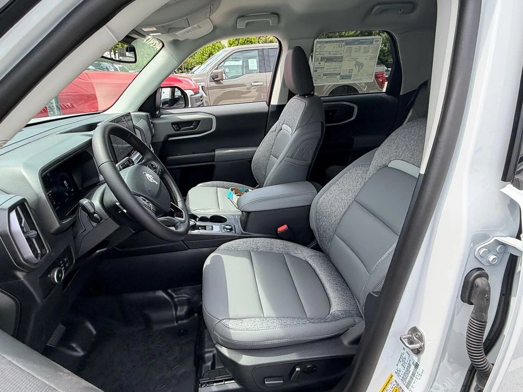 New 2026 Oxford White Ford Badlands® image 10