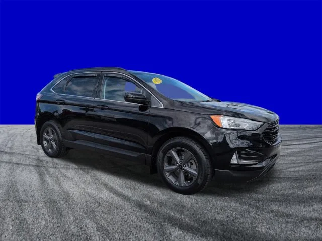 Certified Used 2022 Black Ford SEL image 2