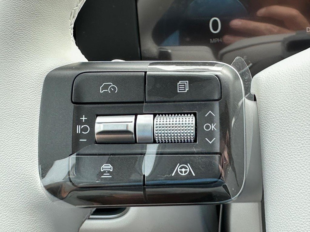 New 2027 White Hyundai SEL AWD image 28