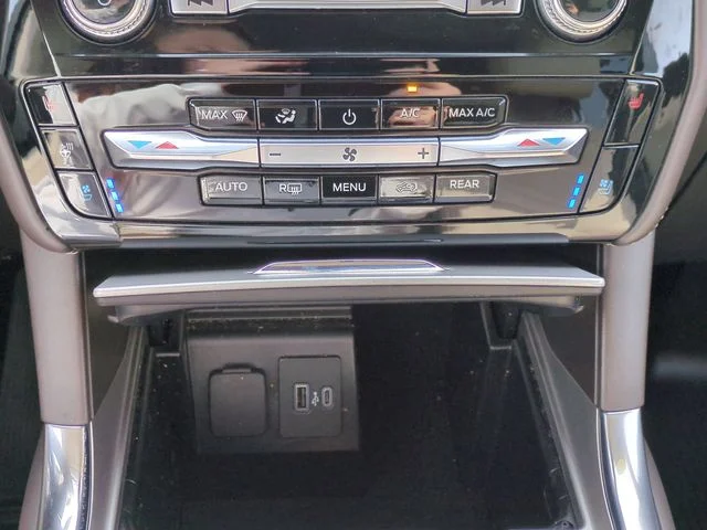 Used 2022 Black Ford Platinum image 25