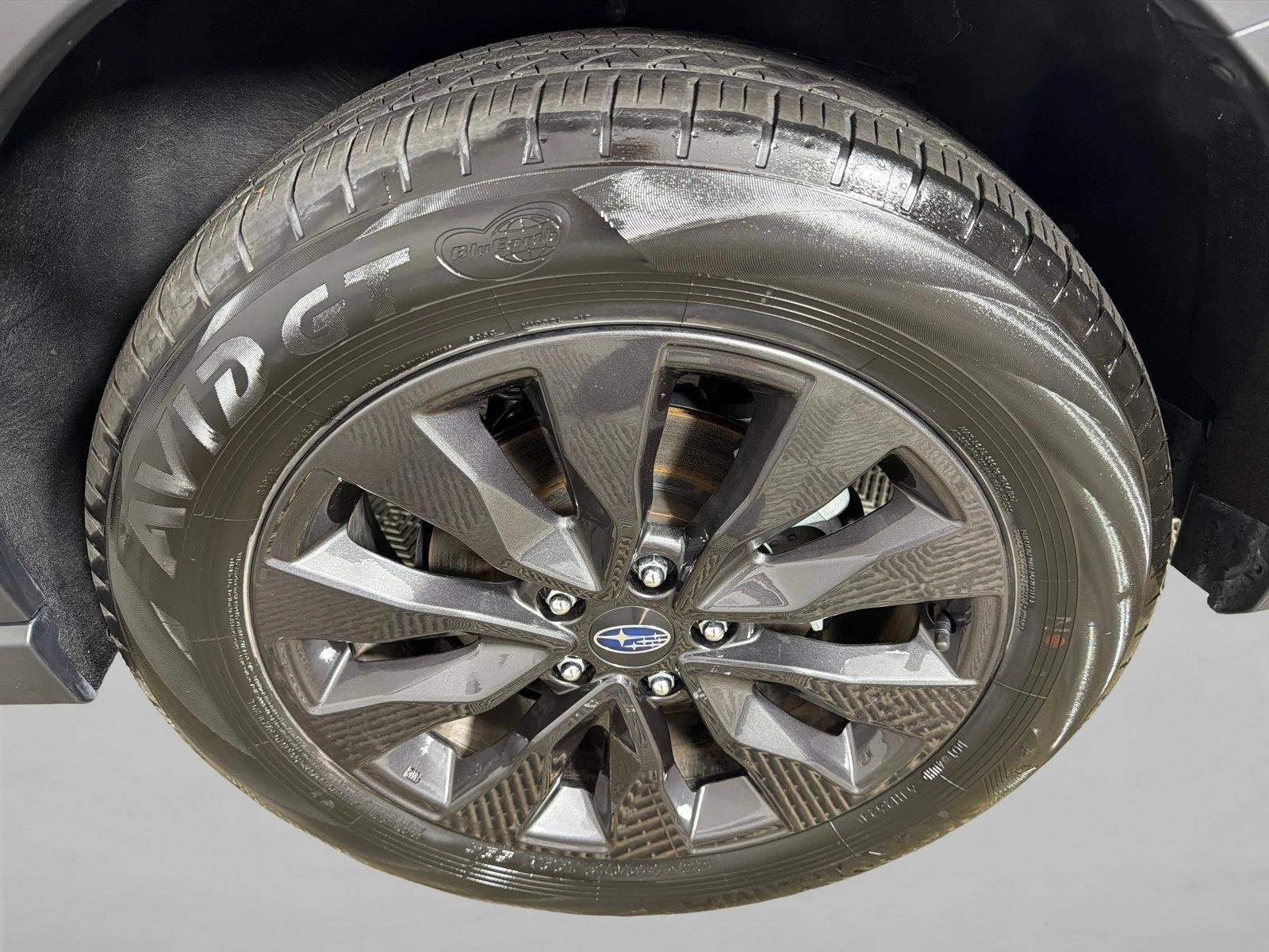 Used 2025 Ice Silver Metallic Subaru Onyx Edition image 21