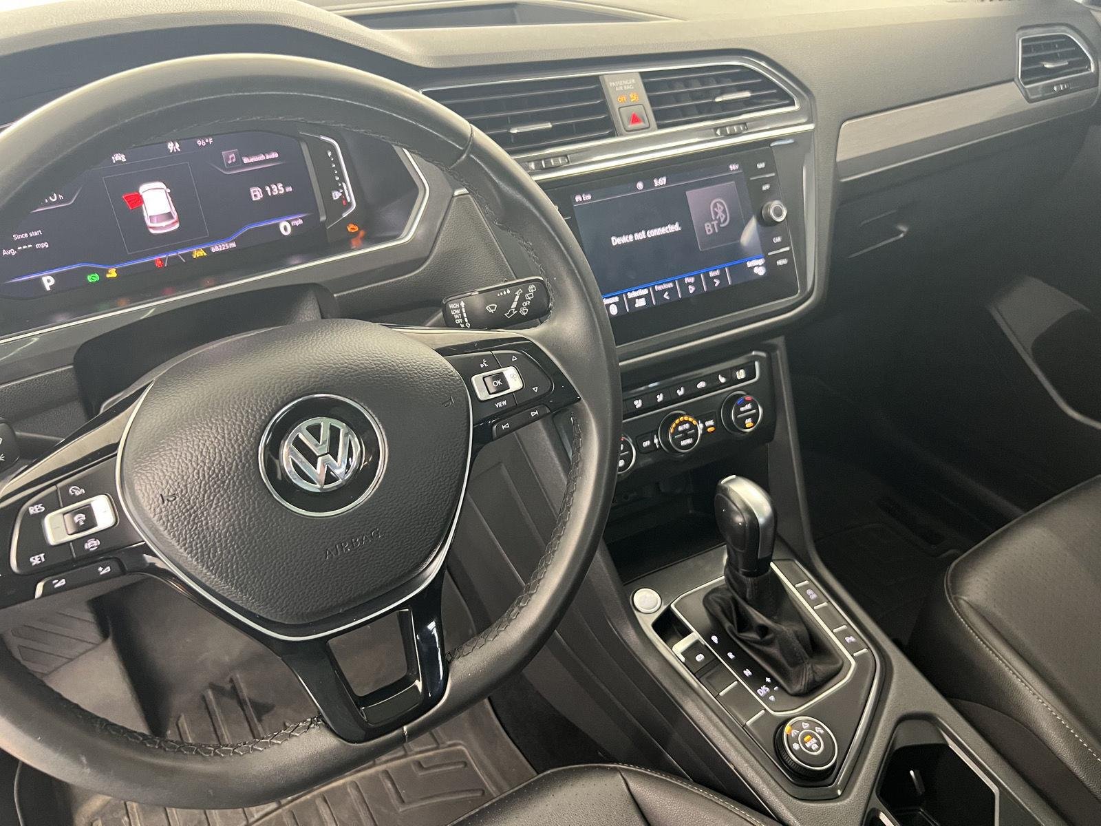 Used 2020 Platinum Gray Metallic Volkswagen SEL image 19