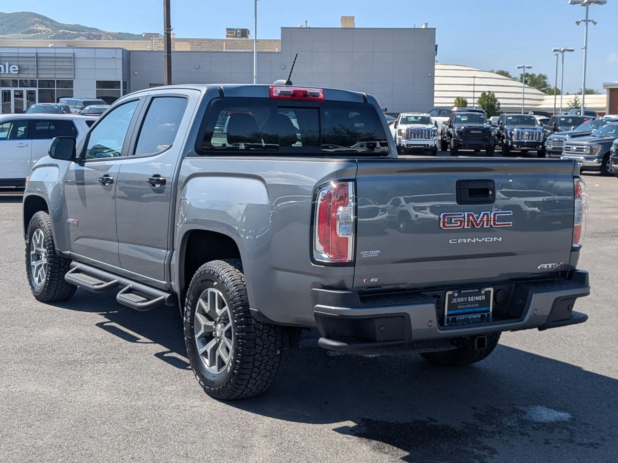Used 2021 Satin Steel Metallic GMC 4WD AT4 w/Leather image 4