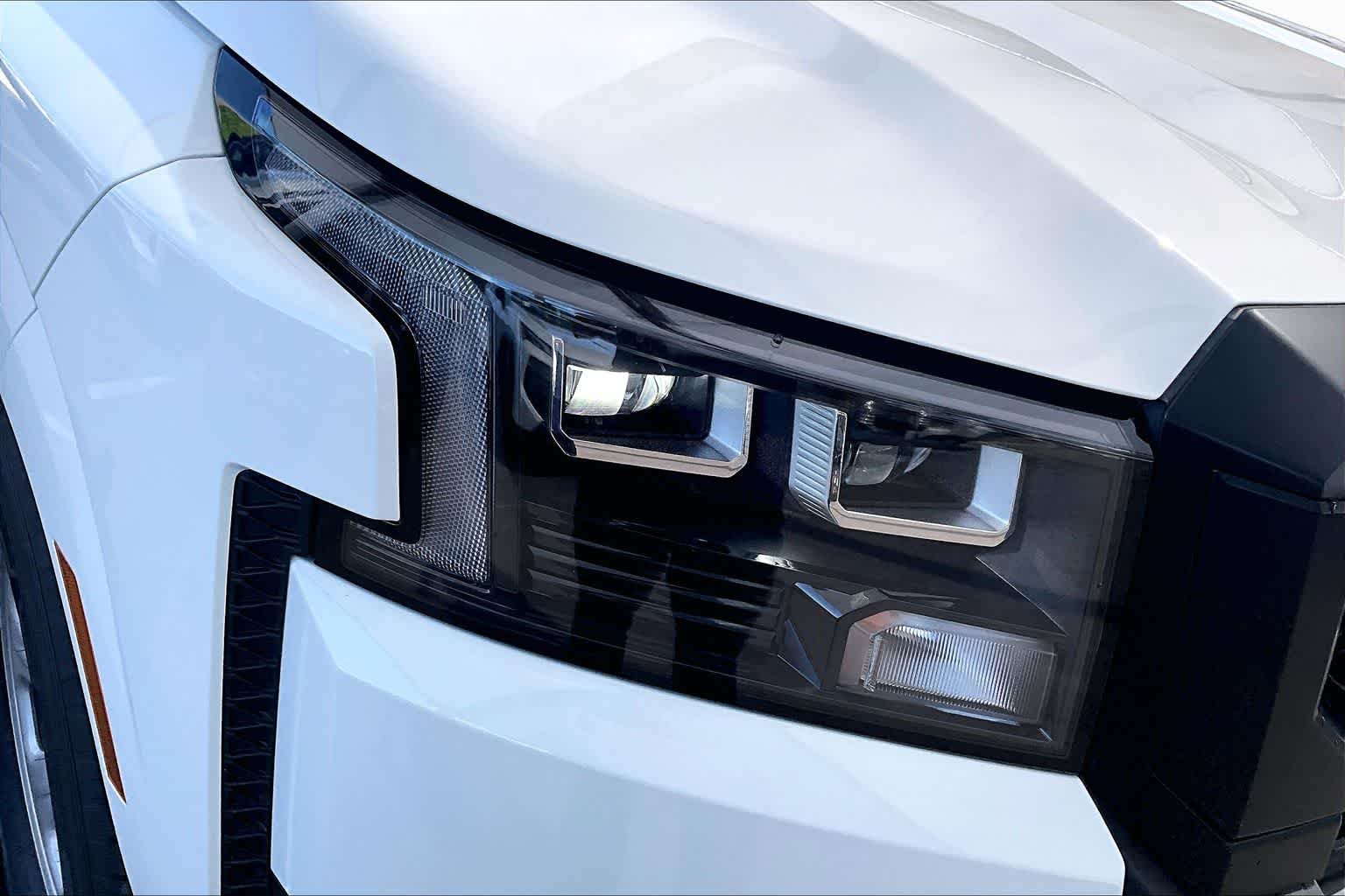 New 2026 Glacier White Nissan S image 18