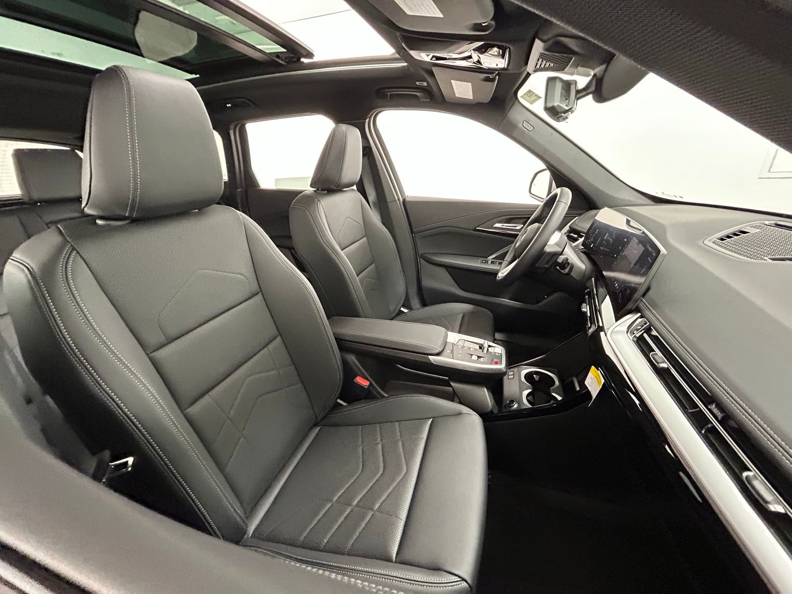 New 2026 Space Silver Metallic BMW xDrive28i image 71