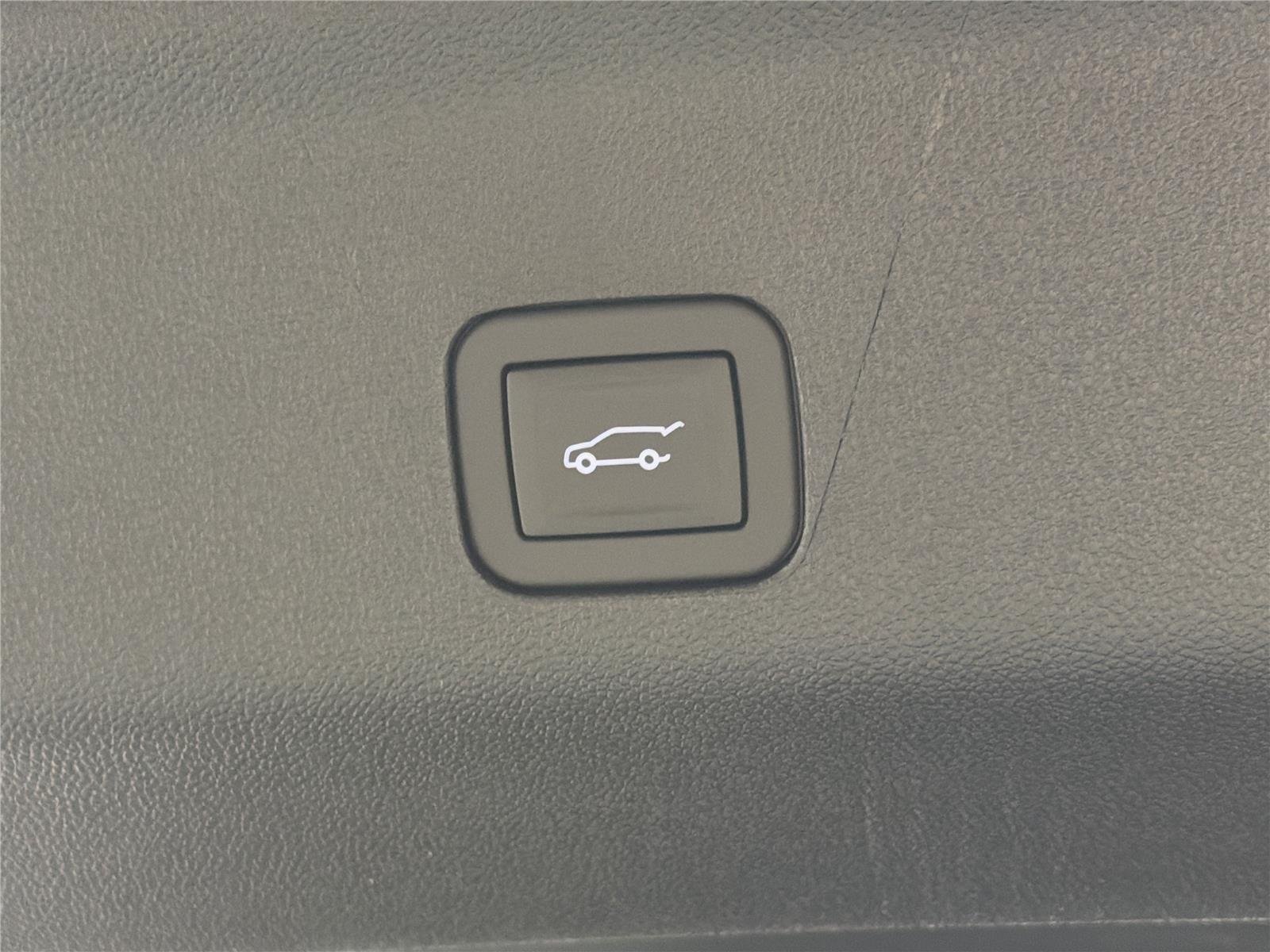 2026 GMC Yukon AT4 Ultimate - Photo 20