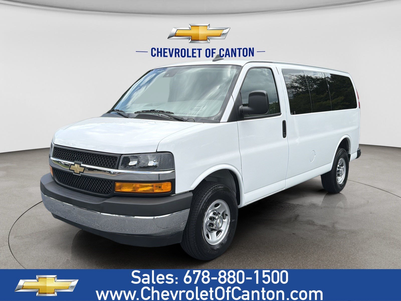 2022 Chevrolet Express Passenger 2500