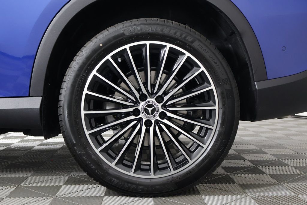 New 2027 Starling Blue Metallic Mercedes-Benz GLC 300 image 10