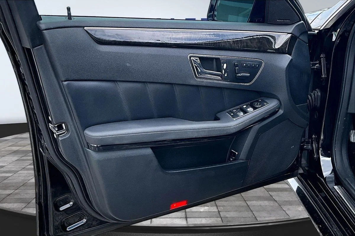 Used 2010 Black Mercedes-Benz  image 19