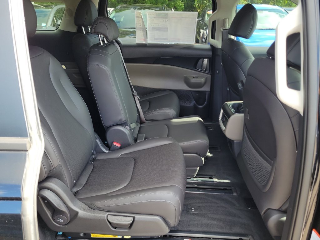 New 2026 Aurora Black Pearl Kia LXS image 12