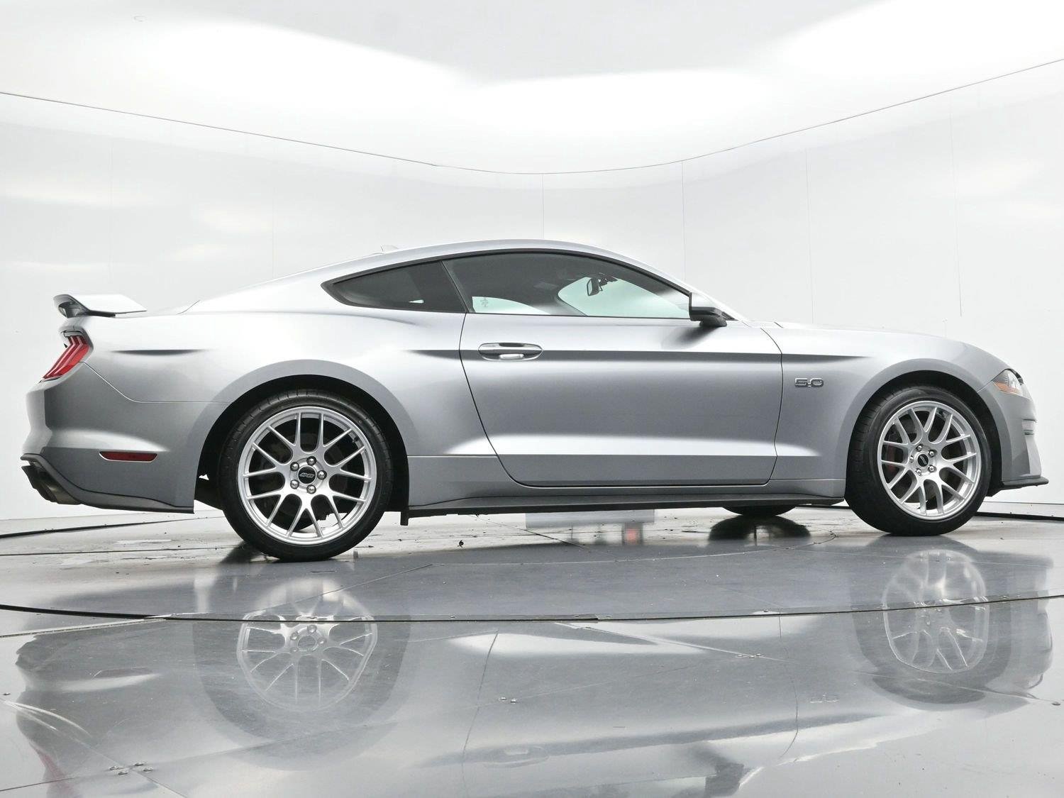 Used 2020 Iconic Silver Ford GT image 47
