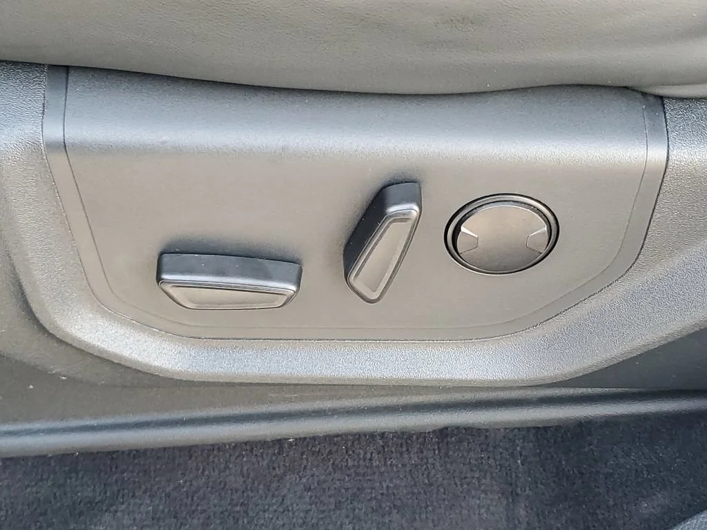 Used 2022 Gray Ford XLT image 16