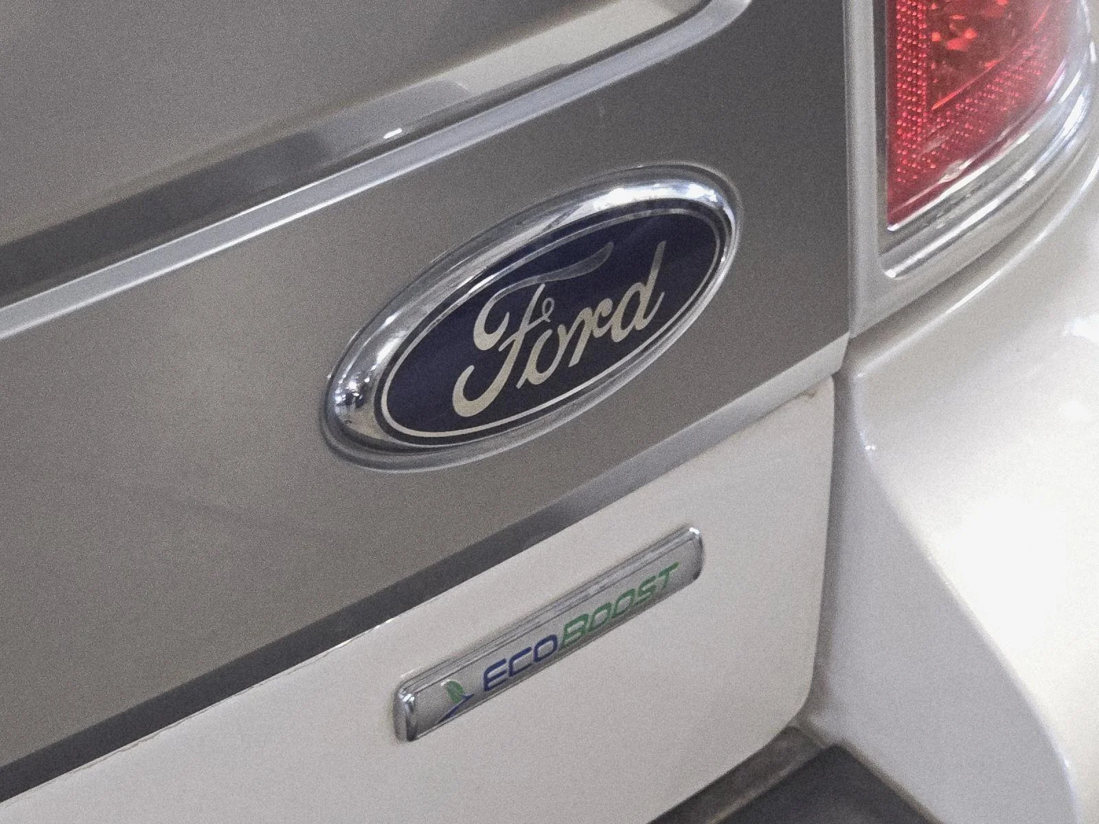 Used 2019 White Platinum Metallic Tri-Coat Ford Limited EcoBoost image 57