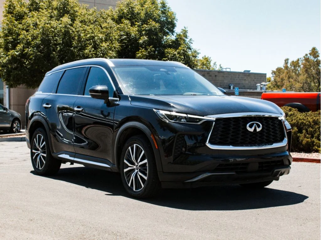 Used 2024 Mineral Black INFINITI SENSORY image 3