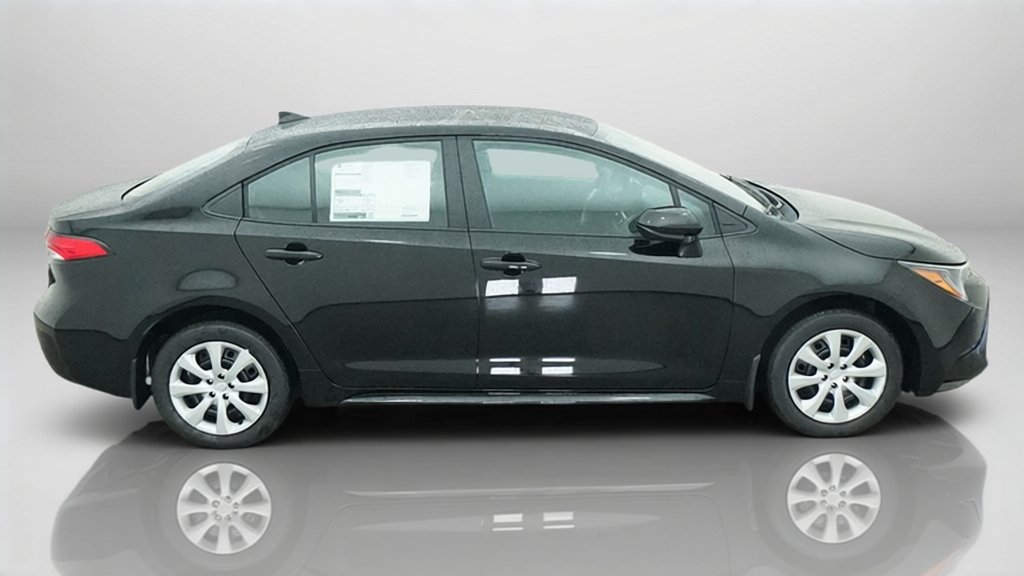 New 2027 Inked Toyota LE image 7