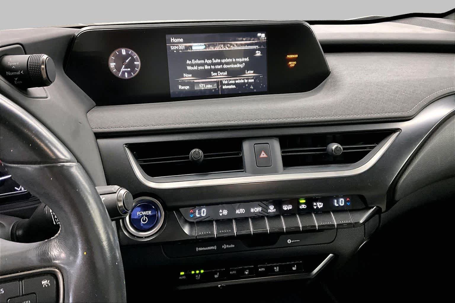 Used 2019 Atomic Silver Lexus  image 6
