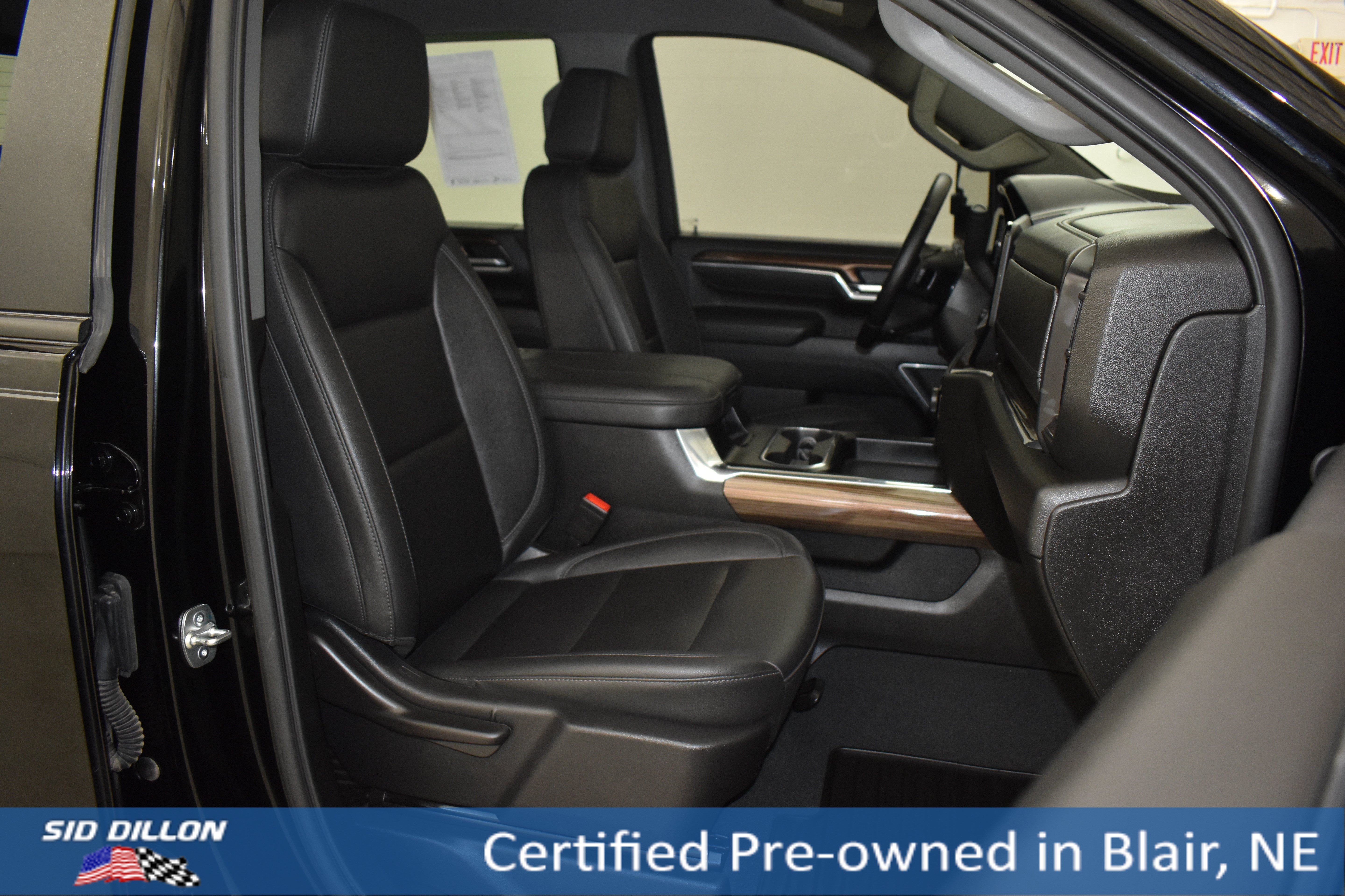 Used 2025 Black Chevrolet LT image 8