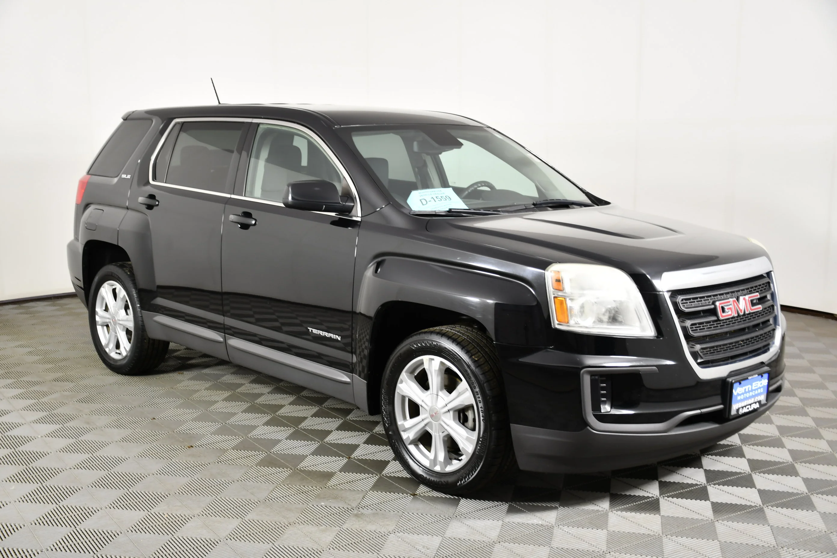Used 2017 Onyx Black GMC SLE image 4
