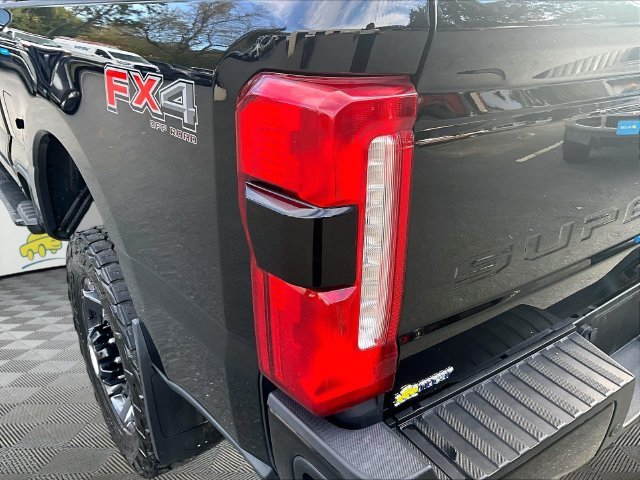 Used 2023 Black Metallic Ford Lariat image 33