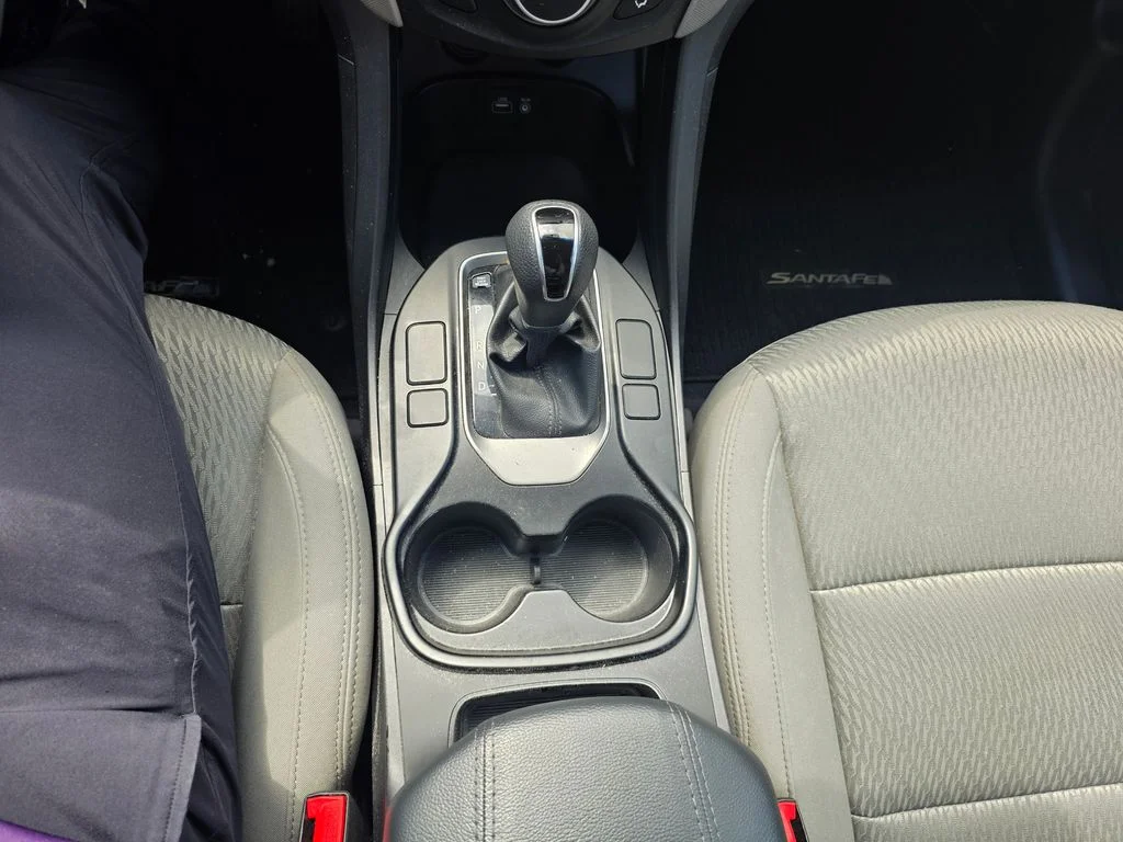 Used 2017 Sparkling Silver Hyundai 2.4 Base image 17