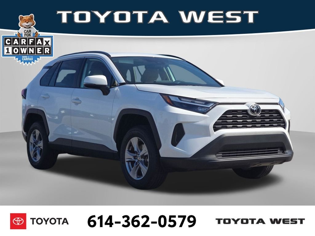 Used 2025 White Toyota XLE image 3