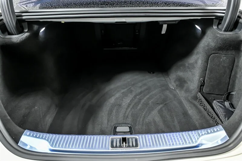 Used 2022 MANUFAKTUR Diamond White Metallic Mercedes-Benz S 580 4MATIC® image 11