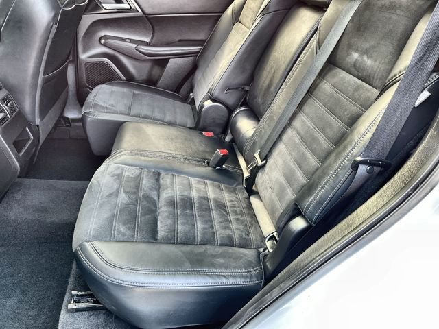 Used 2023 White Mitsubishi SE image 27