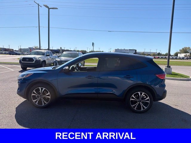 Used 2022 Blue Ford SE image 12