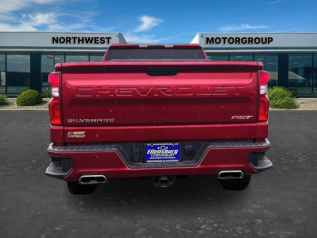 Used 2022 Cherry Red Tintcoat Chevrolet RST image 6