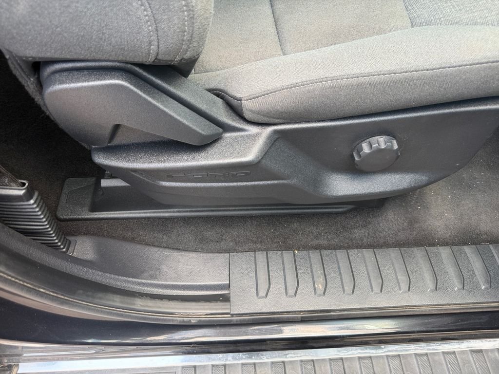 Used 2024 Black Ford XLT image 17