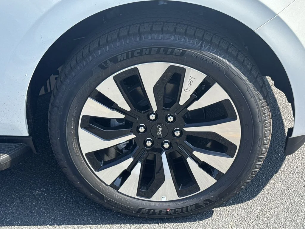 New 2027 White Ford Platinum image 12