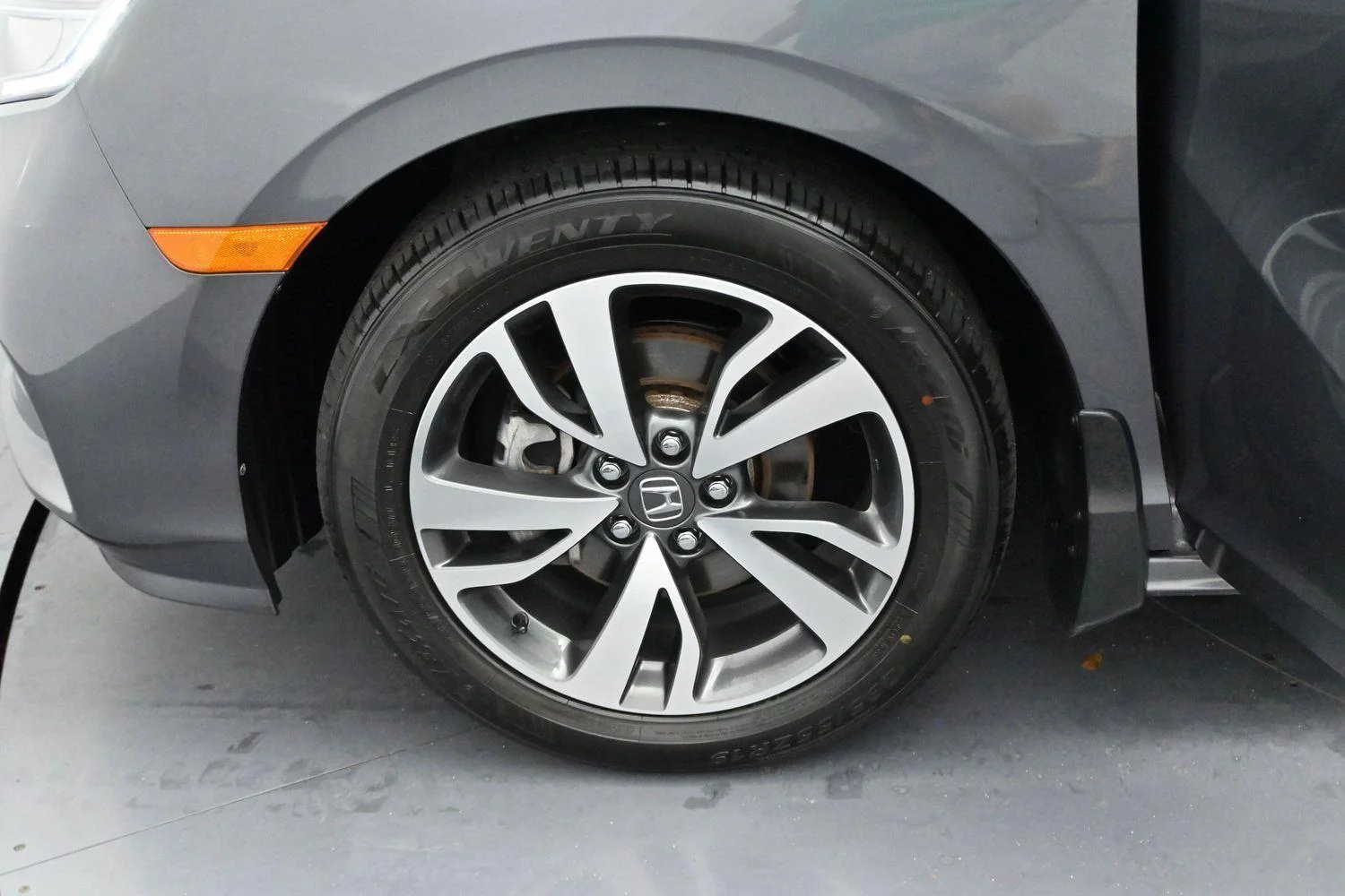 Used 2023 Modern Steel Metallic Honda Touring image 44