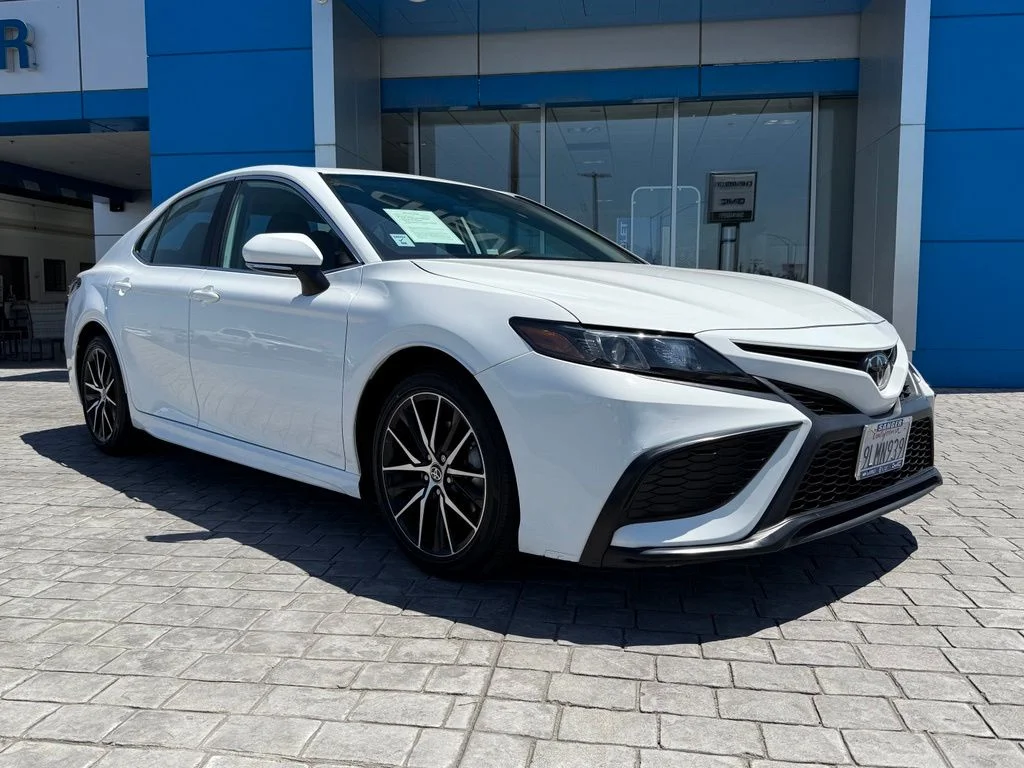 Used 2023 White Toyota SE image 4