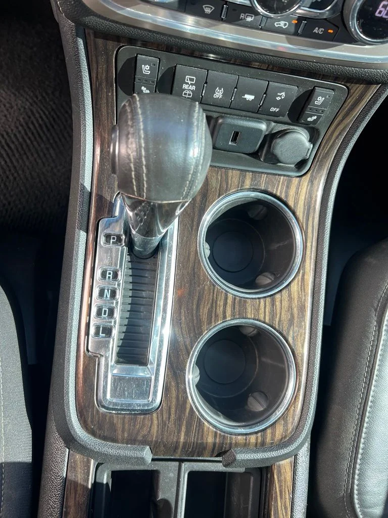2016 GMC Acadia Denali - Photo 16