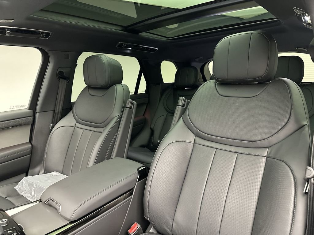 Used 2023 Santorini Black Metallic Land Rover SE image 15