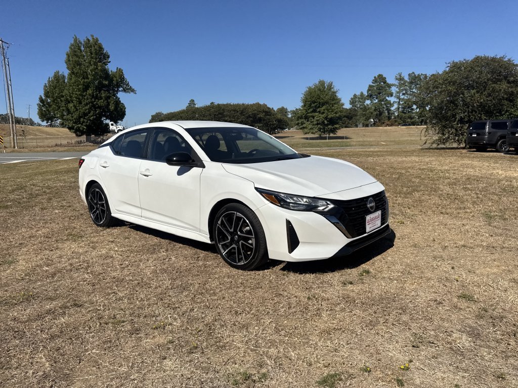 Used 2025 White Nissan SR image 3