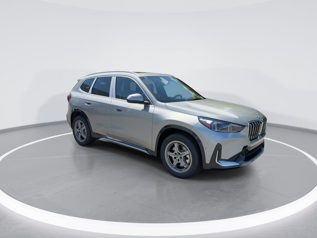 New 2027 Space Silver Metallic BMW xDrive28i image 2